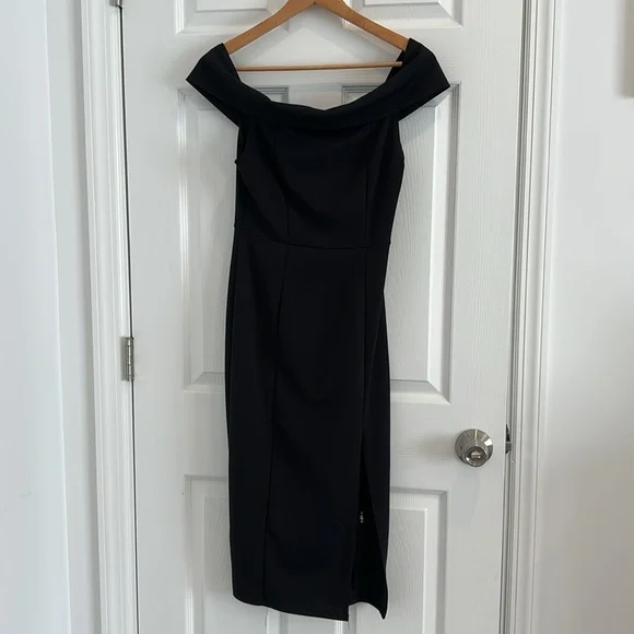 Elegant Black Off-Shoulder Dress - Picture 7 of 8